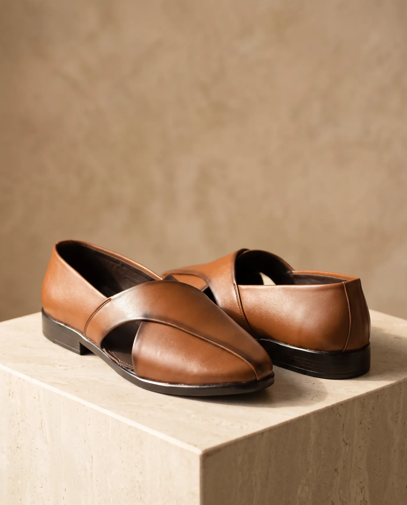 Mojari - Tan Leather Cross Strap
